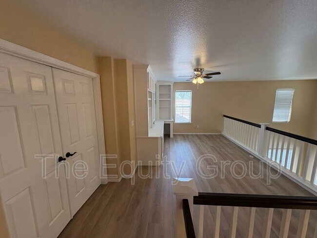 Building Photo - 938 W Encore Dr