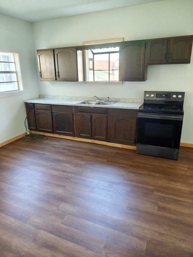 Building Photo - 2782 Latulle Ave