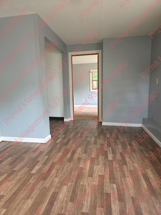 Building Photo - Quaint 3 bed 1 bath house with AC & everyt...