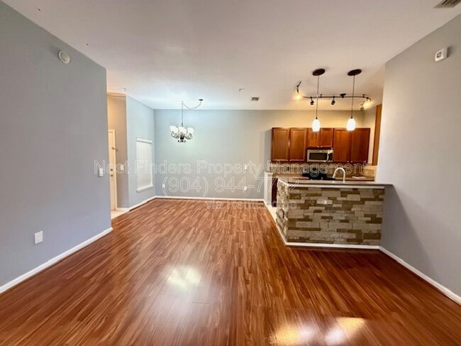 Building Photo - 7067 Deer Lodge Cir