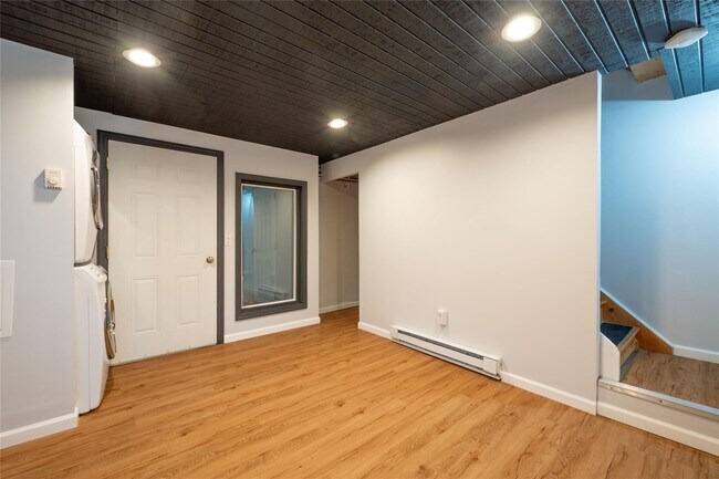 Building Photo - 60 Remington Pl