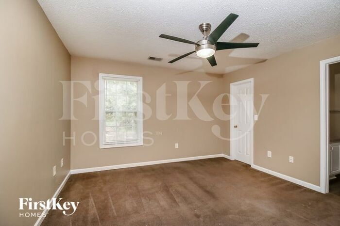 Building Photo - 60 Landing Ln