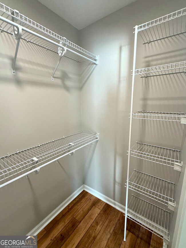 Building Photo - 122 Royal Acres Cir