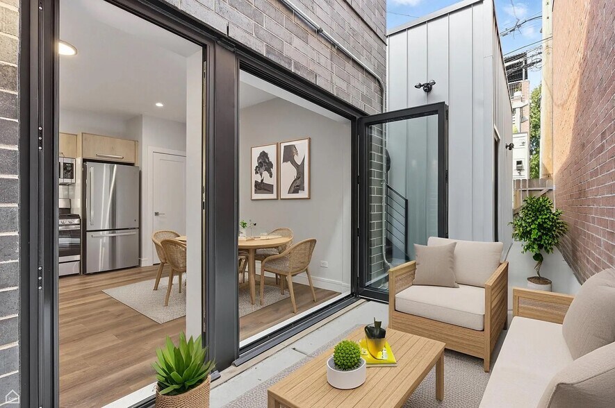 Building Photo - 1924 W Grand Ave