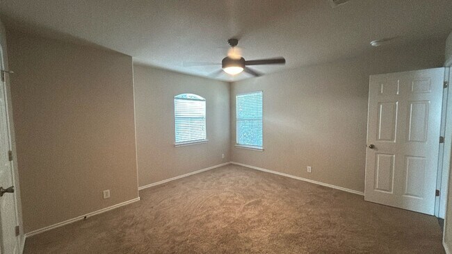 Building Photo - BEAUTIFUL 3 BD/2.5 BA IN SCHERTZ READY FOR...