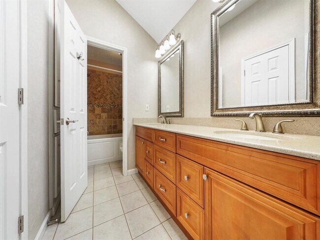 Building Photo - 22706 Garden Canyon Dr
