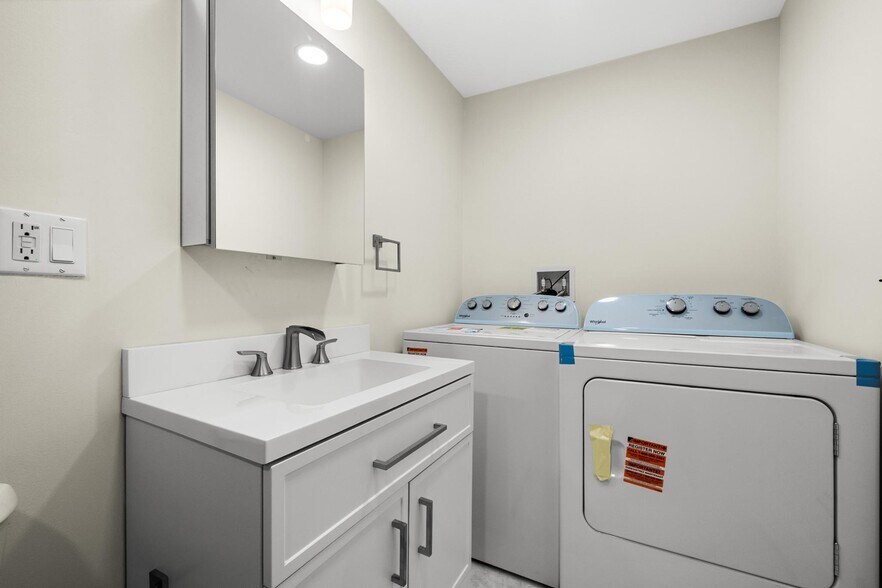 Building Photo - 346 Bennett St