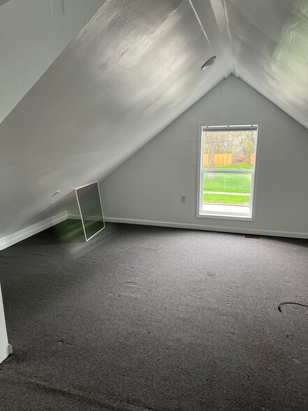 2nd floor - 1109 W 34th St