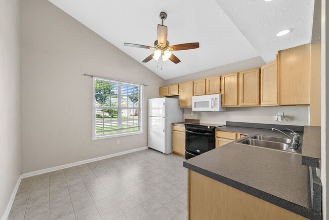 Building Photo - 529 Southwind Dr