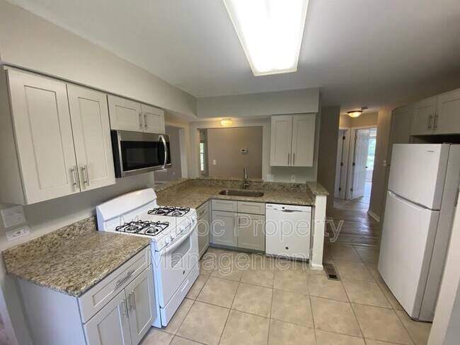 Building Photo - 10518 Bent Tree Drive