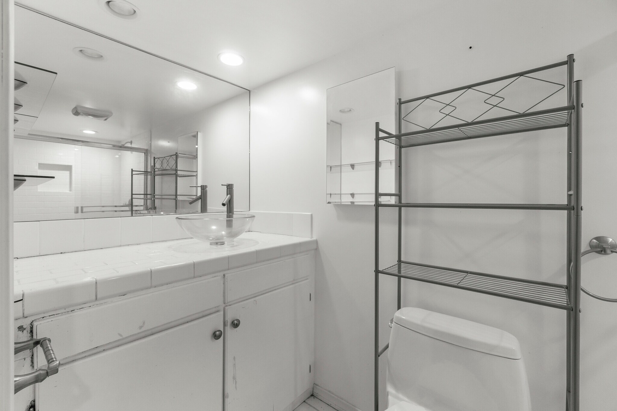 Building Photo - 1737 Sunset Plaza Dr