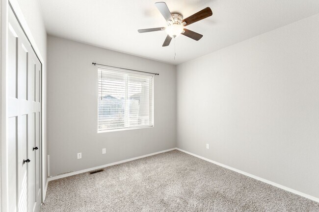 Building Photo - Beautifully Updated 4-Bedroom Home with Op...