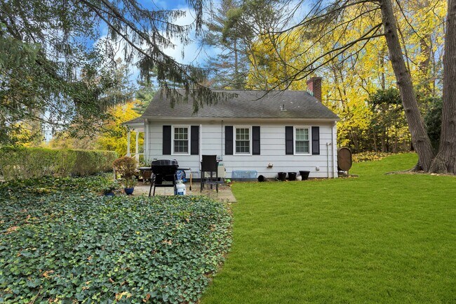 Building Photo - 15A Cherry Ln