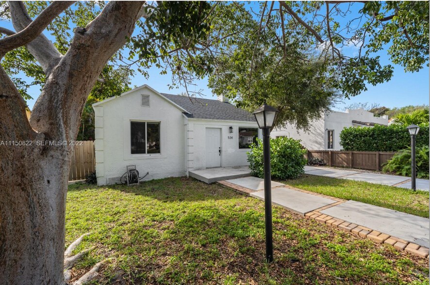 Building Photo - 546 NW 50th St