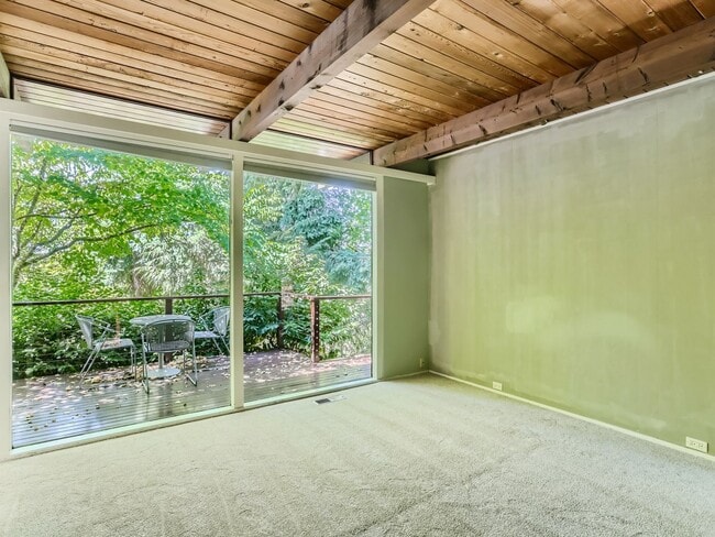 Building Photo - 4bd/3ba Kirkland House