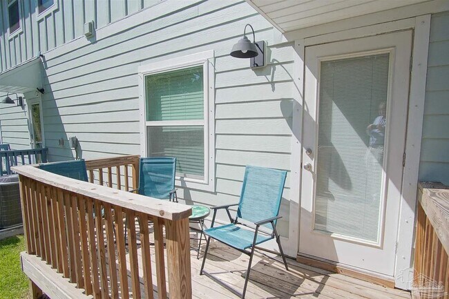 Building Photo - 1435 Iroquois Ct