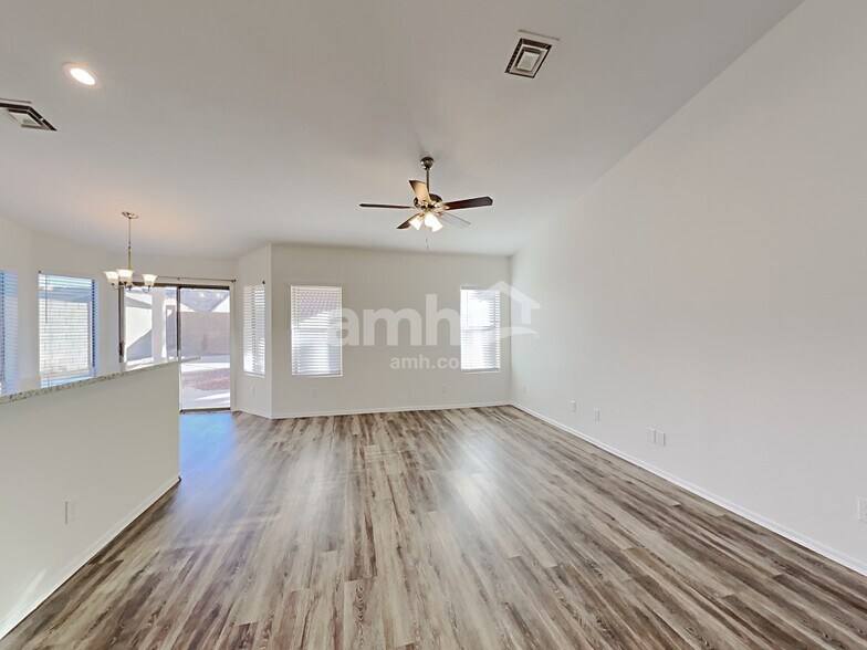 Building Photo - 11535 E Dartmouth St