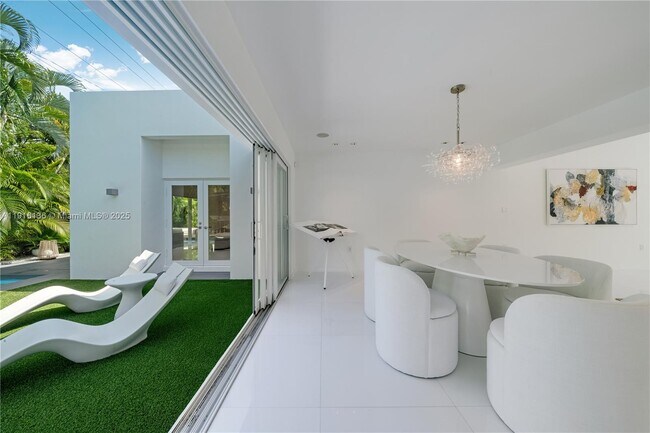 Building Photo - 475 Woodcrest Rd