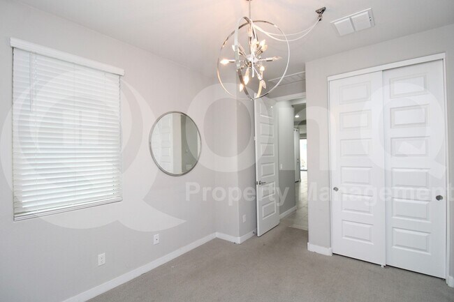 Building Photo - 1026 E Weatherby Way
