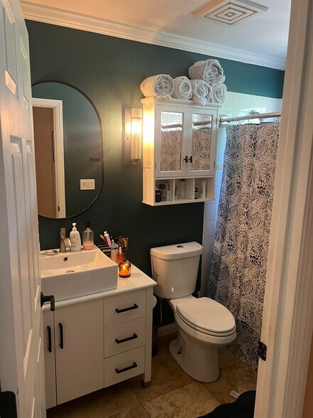 Building Photo - 4955 Hanawai St