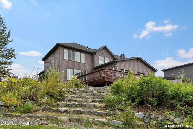 Building Photo - Amazing 4 Bed/4.5 Bath Palmer Home