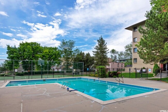 Building Photo - Secured 2 Bd 2 Ba Towne Park Condo