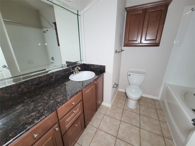 Building Photo - 2255 Braeswood Park Dr