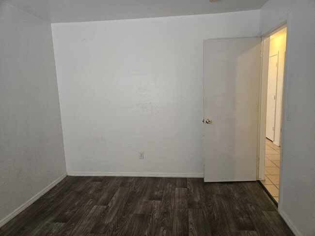 Building Photo - Coming Soon! A cozy 3 bed, 2 bath, located in El Mirage (Available 05/15/26)