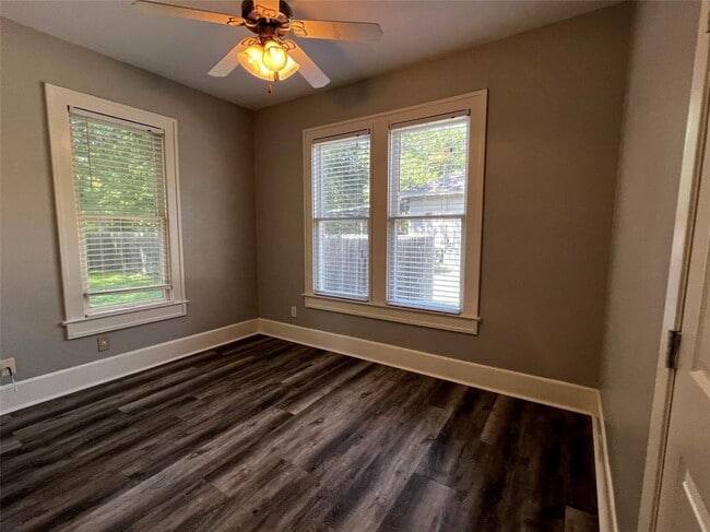 Building Photo - 810 Cecelia St