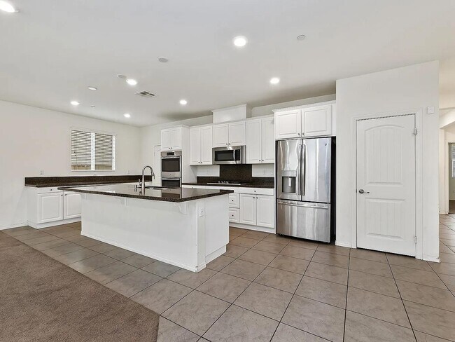 Building Photo - 15634 Clove Pl