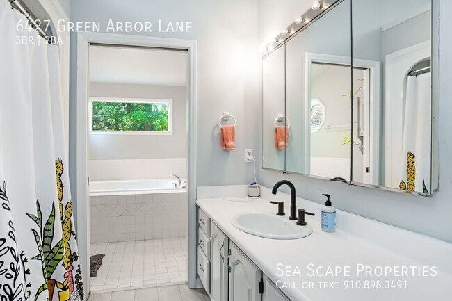 Building Photo - 6427 Green Arbor Ln