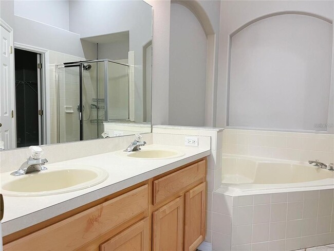 Building Photo - 5769 Los Palma Vista Dr