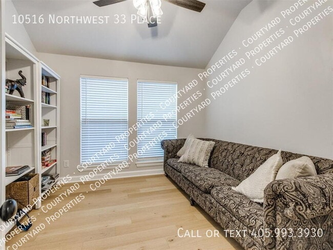 Building Photo - 10516 NW 33rd Pl