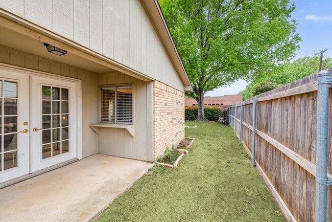 Building Photo - 217 Glenwood Dr