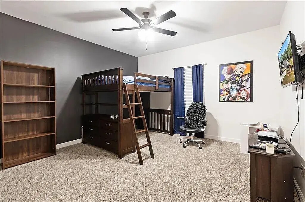 Building Photo - 9760 Maxwell Run