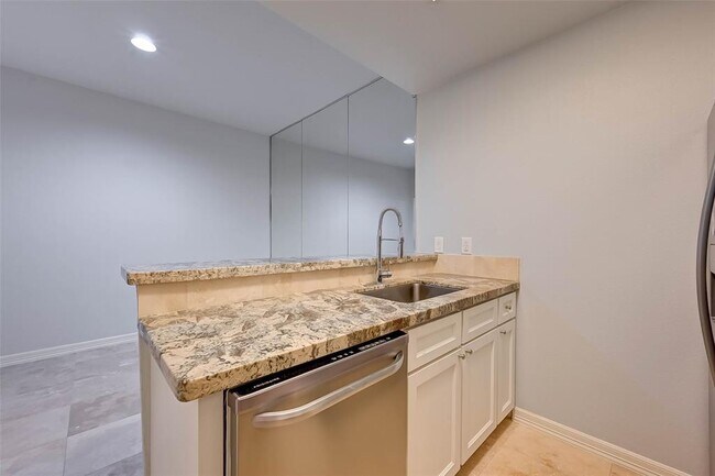 Building Photo - 11711 Memorial Dr