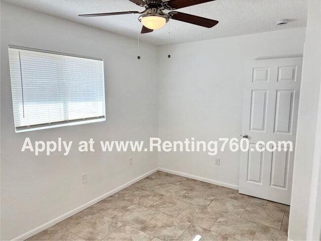 Building Photo - Charming 2 Bed 1 Bath Home with Spacious Y...