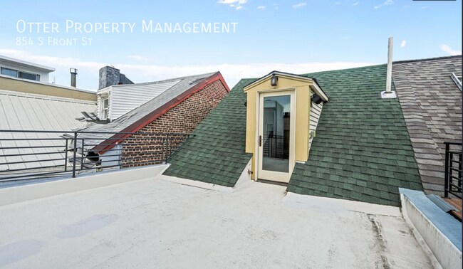 Building Photo - 854 S Front St