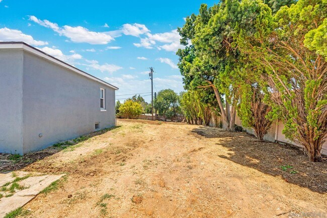 Building Photo - 2530 Pruett Dr