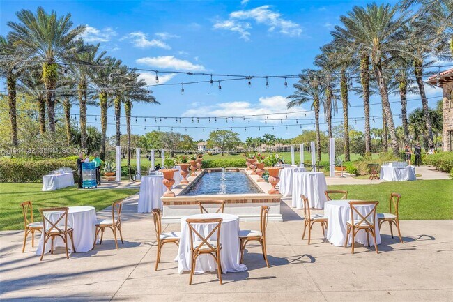 Building Photo - 10185 Cameilla St