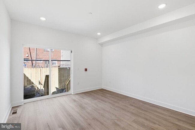 Building Photo - 2146 N Franklin St