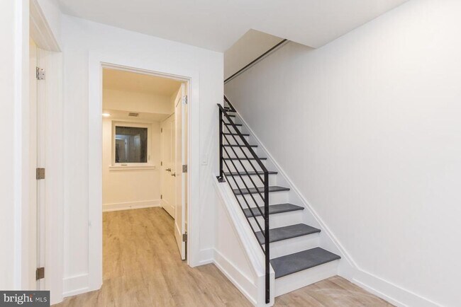 Building Photo - 1339 N Marston St