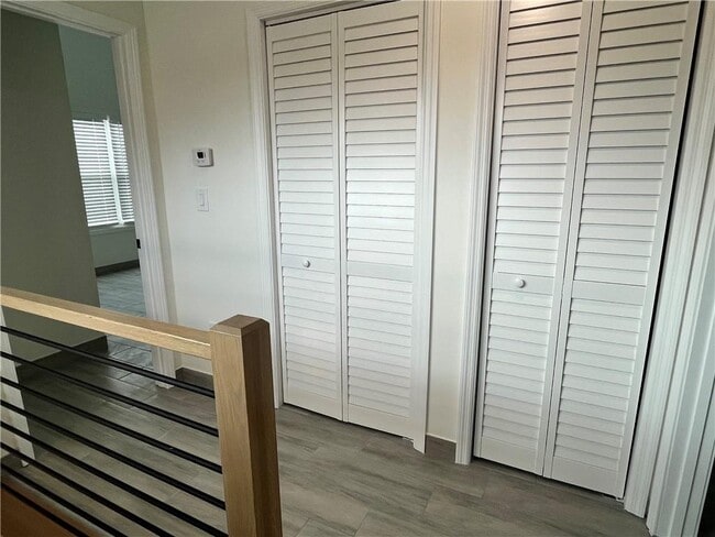 Building Photo - 4500 Kings Lake Dr NE