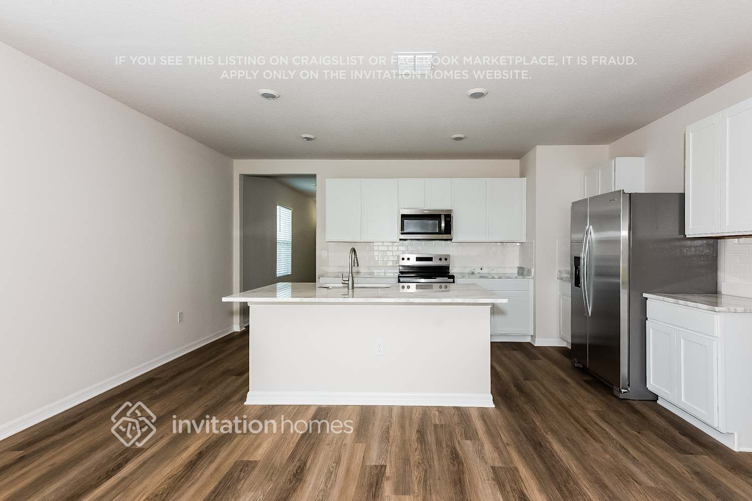 Building Photo - 8025 Majestic Palms Ct