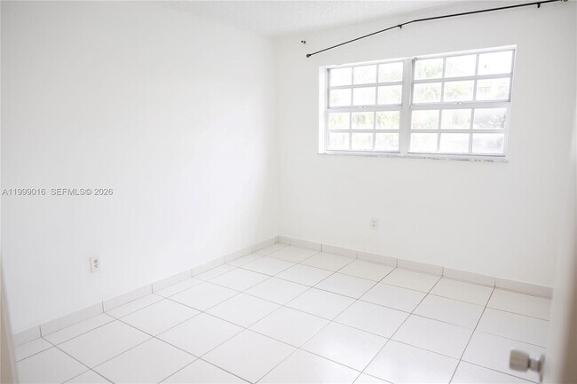 Building Photo - 11830 SW 19th Ln