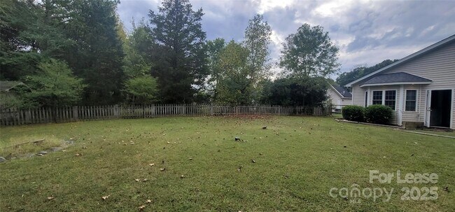 Building Photo - 2309 Ivy Run Dr