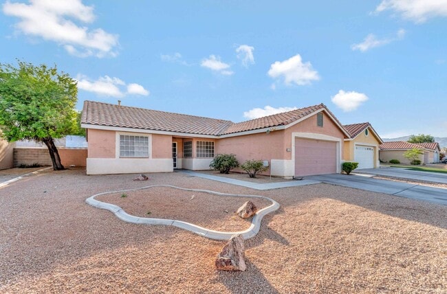 Building Photo - Charming Single-Story Home!