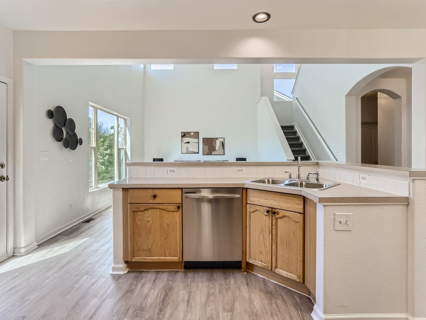 Building Photo - 20046 E Lasalle Dr