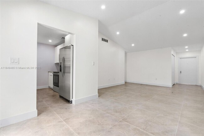 Building Photo - 5402 SW 138th Pl