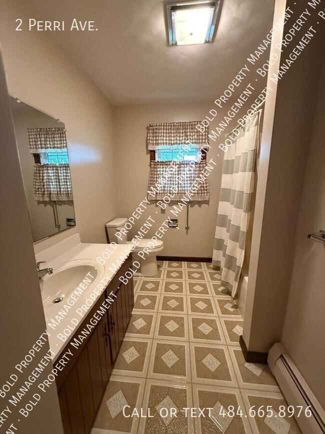 Building Photo - 2 Perri Ave